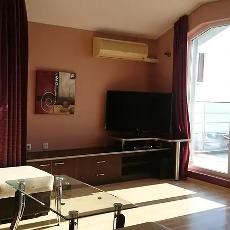 Bona Dea Club Hotel 2*
