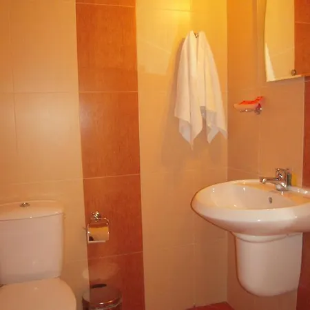Bona Dea Club Hotel 2*