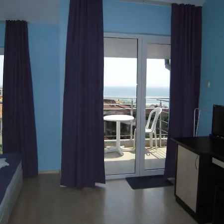 Bona Dea Club Hotel 2*